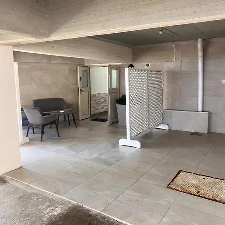 Sandy Nest * לרנקה